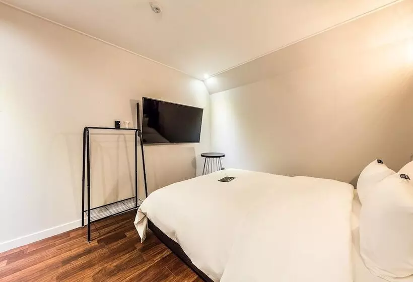 Hotel Eungam Chic