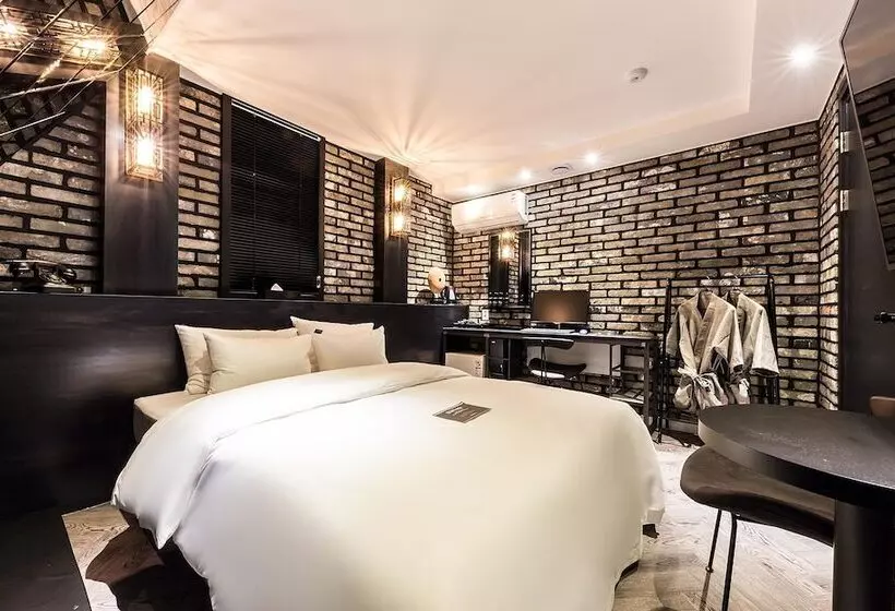 Hotel Eungam Chic