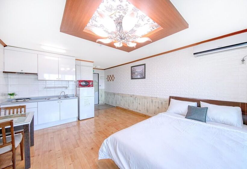 호텔 Ganghwa Ara Pension