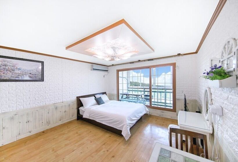 호텔 Ganghwa Ara Pension