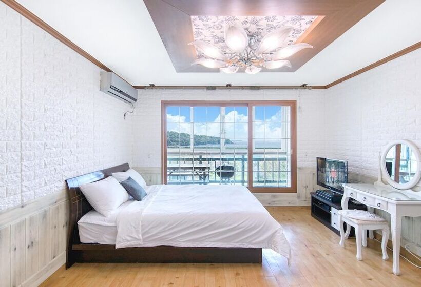 호텔 Ganghwa Ara Pension