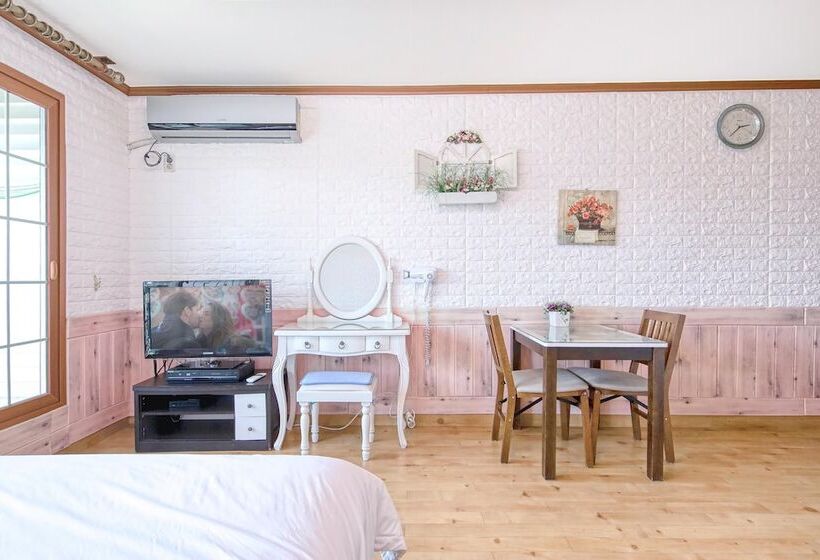 호텔 Ganghwa Ara Pension