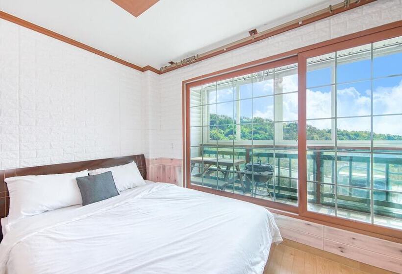 호텔 Ganghwa Ara Pension