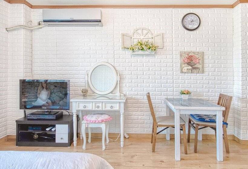 호텔 Ganghwa Ara Pension