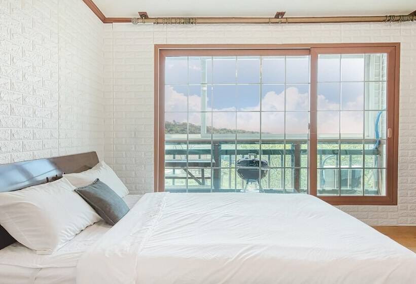 호텔 Ganghwa Ara Pension