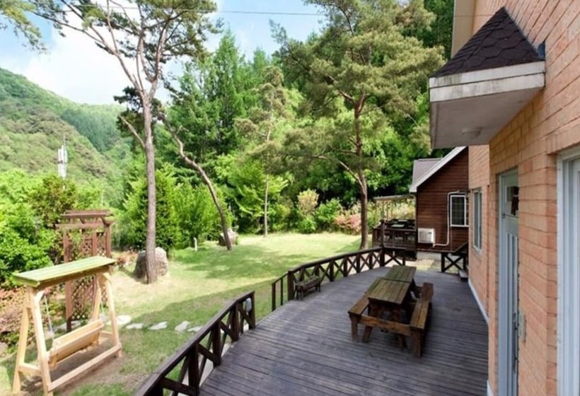 בית מלון כפרי Yangpyeong Munaen Star Pension