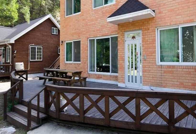 בית מלון כפרי Yangpyeong Munaen Star Pension