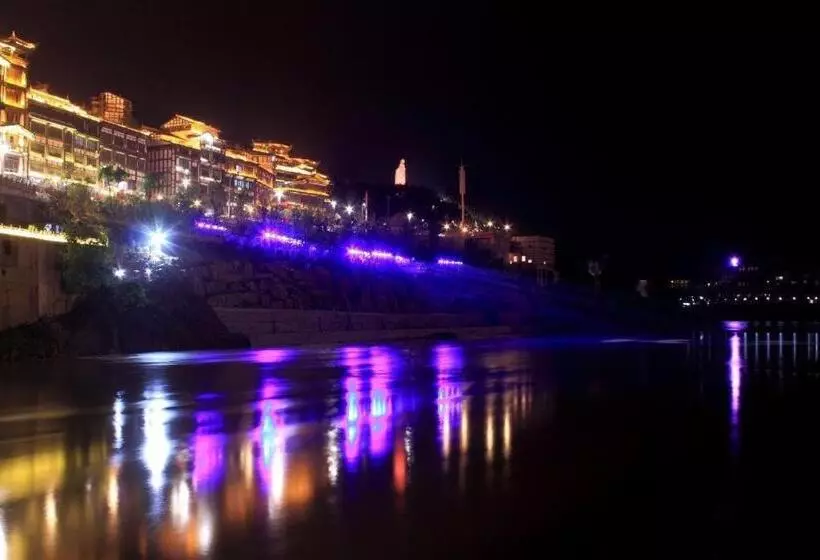 Hotelli 7 Days Premium Zunyi Renhuai Municipal Government