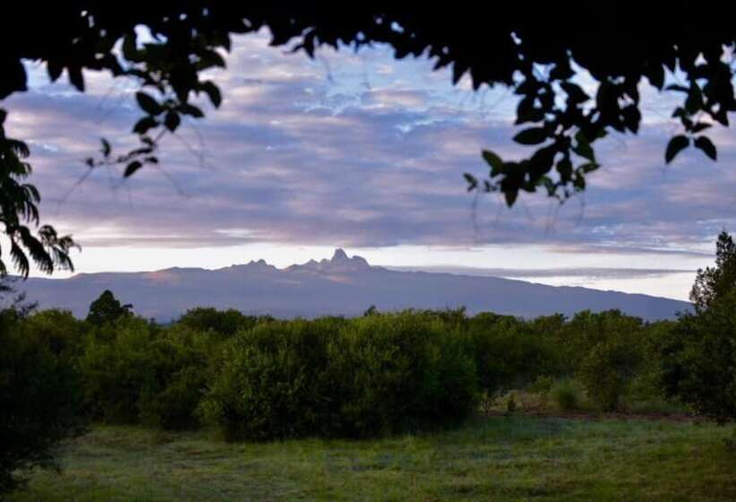 هتل Olepangi Farm