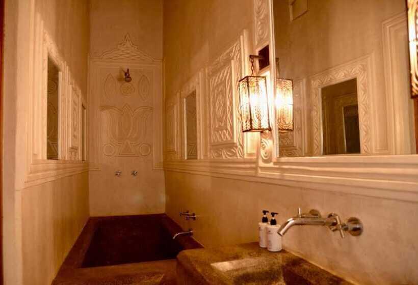 هتل Olepangi Farm