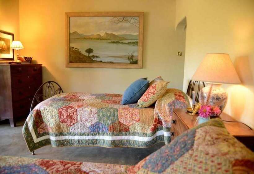 هتل Olepangi Farm