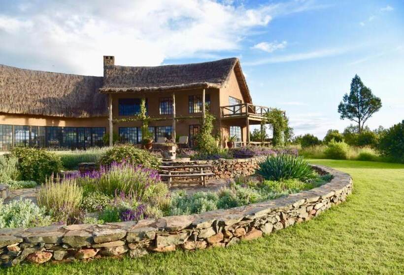 هتل Olepangi Farm