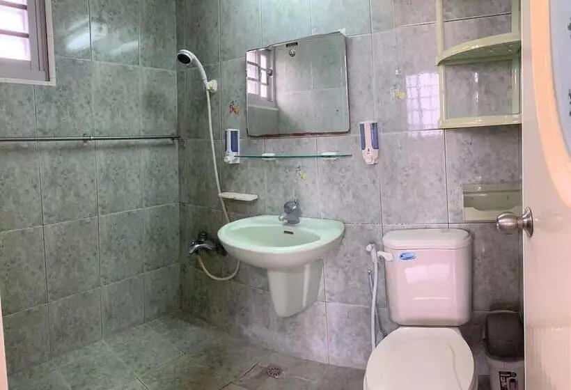 هتل Place Backpackers