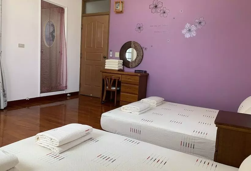 هتل Place Backpackers
