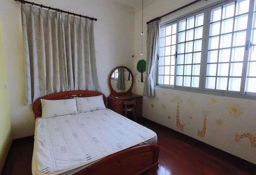 هتل Place Backpackers