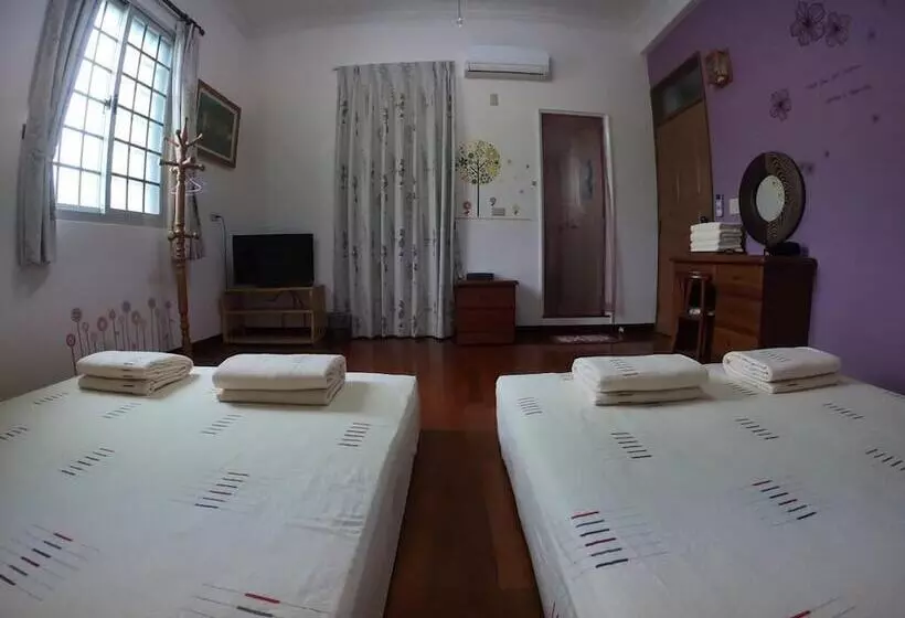هتل Place Backpackers
