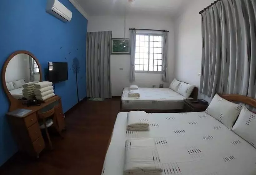 هتل Place Backpackers