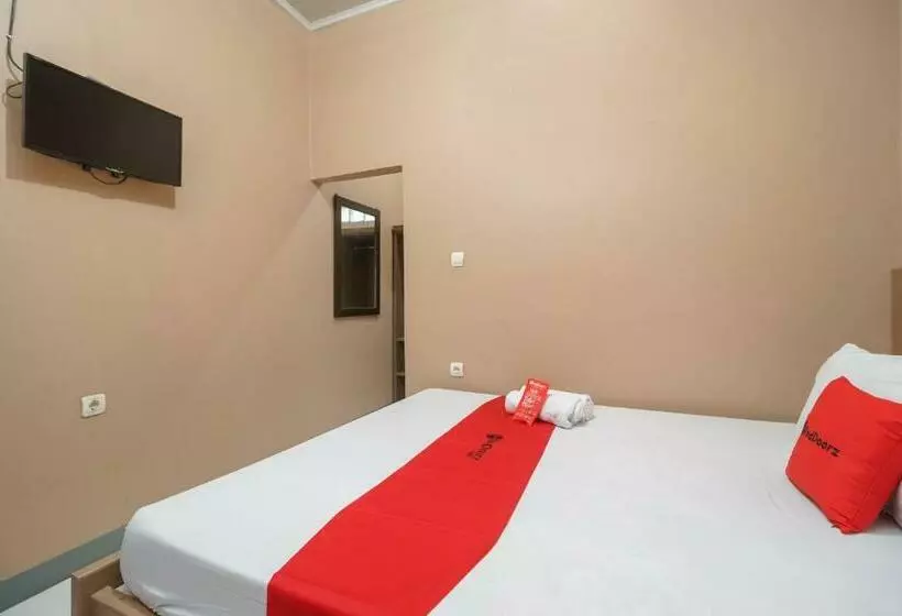 ホテル Reddoorz Syariah Near Siloam Hospitals Bulak Kapal