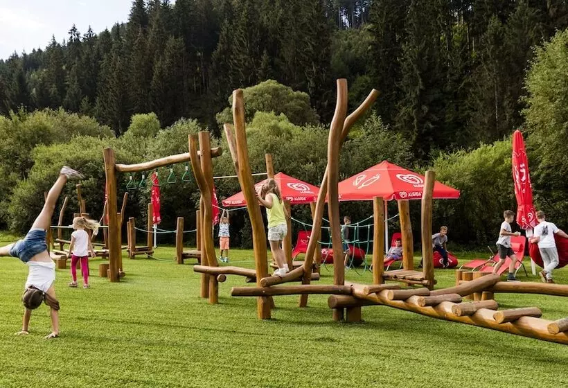 هتل Rezort Gothal Apartmany A Penziony