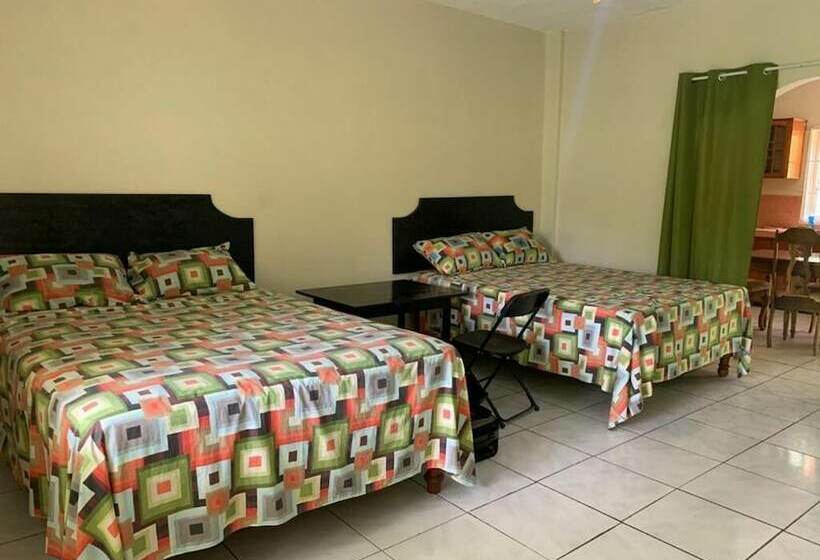 هتل Tha Lagoon Spot