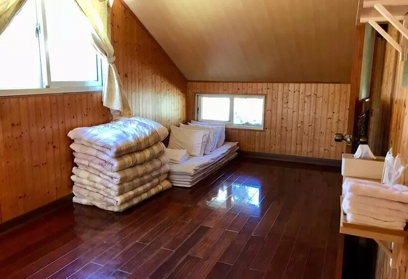 هتل Umas Hostel
