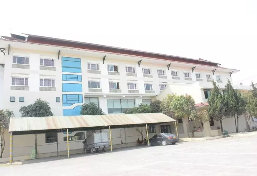 هتل Coecco Xieng Khouang