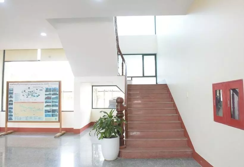 هتل Coecco Xieng Khouang