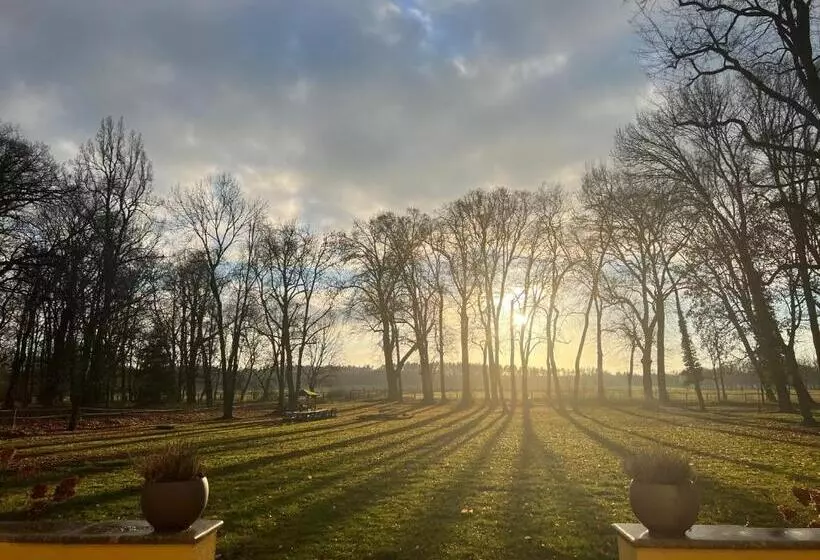 Retkeilymaja Dworek Bielin