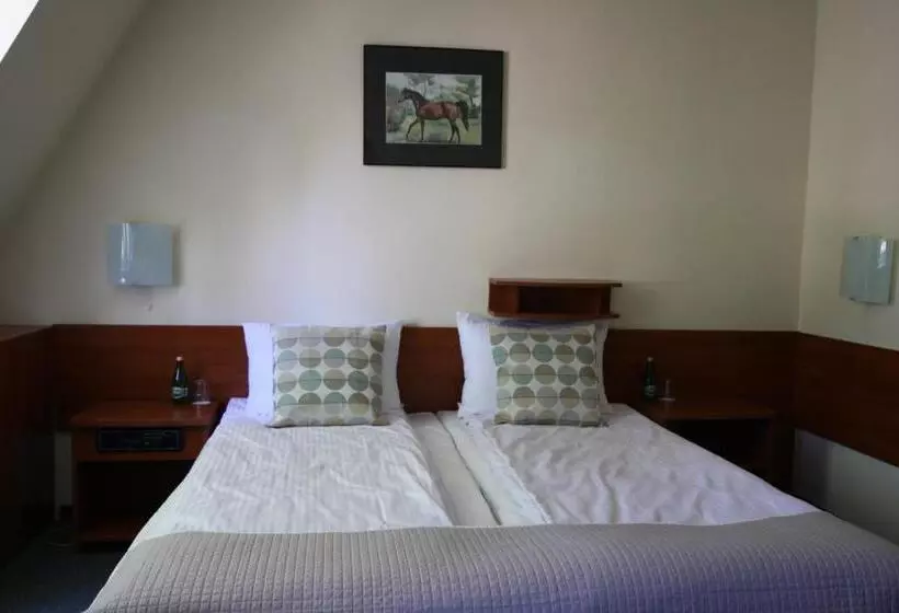 Retkeilymaja Dworek Bielin