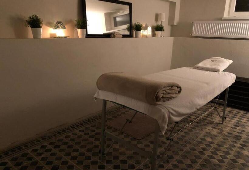 旅馆 Dworek Bielin