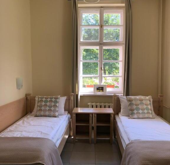 旅馆 Dworek Bielin