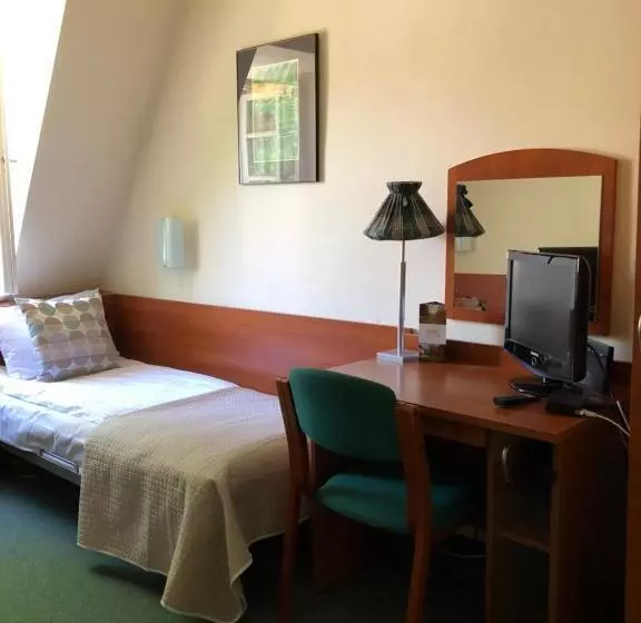 Retkeilymaja Dworek Bielin