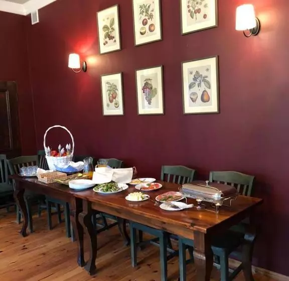 Retkeilymaja Dworek Bielin