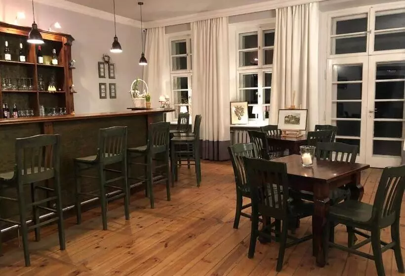 Retkeilymaja Dworek Bielin