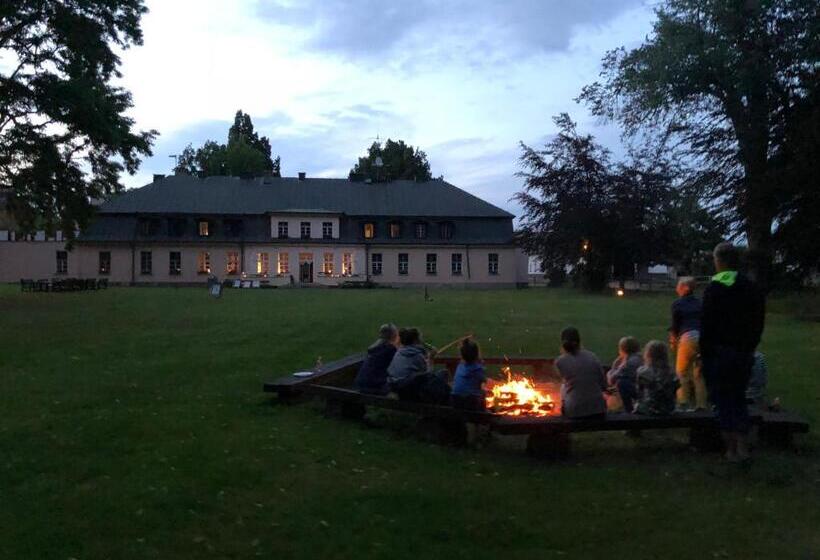 旅馆 Dworek Bielin