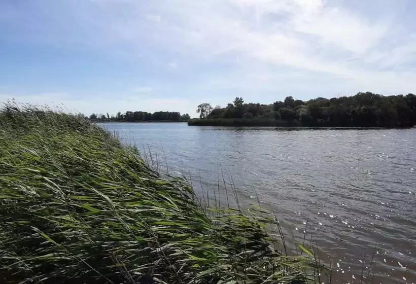 Retkeilymaja Dwór Komorowo