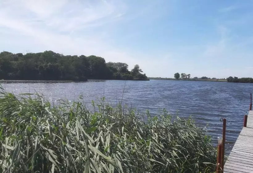 Retkeilymaja Dwór Komorowo