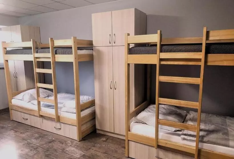 ユースホステル Noclegi Jurapark Krasiejów