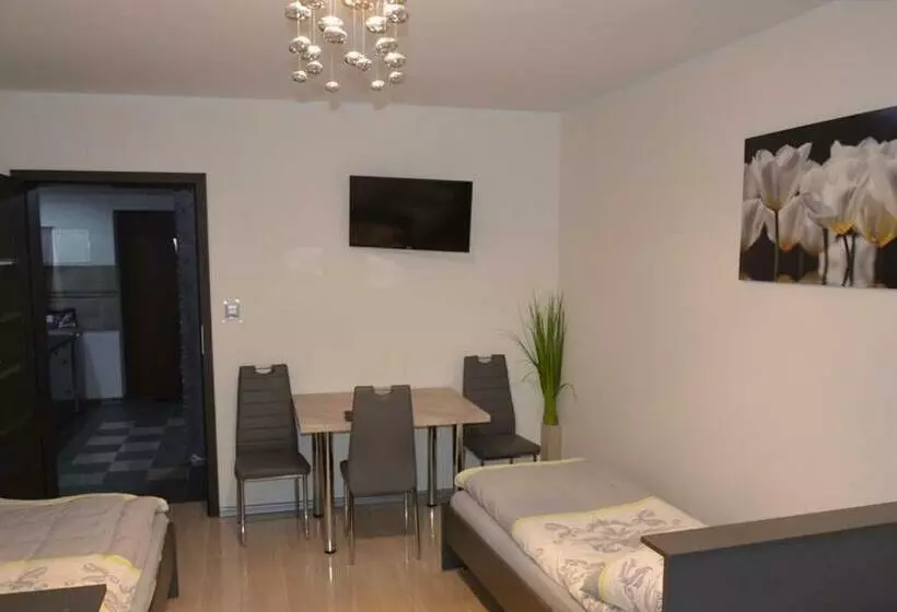 Aamiaismajoitus (B&B) Noclegi U Mirka