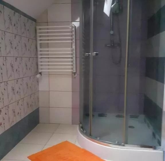 Majatalo Noclegi Pod Dębem, Pulandia Brzózki