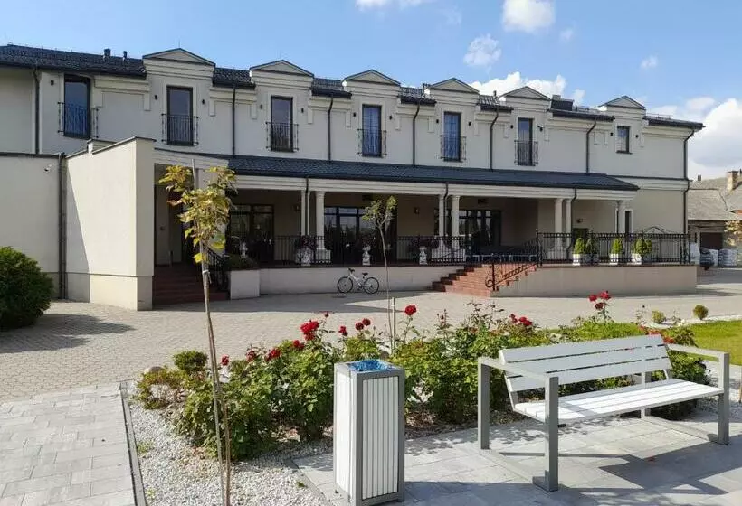 ホテル Dom Weselny Iwonka