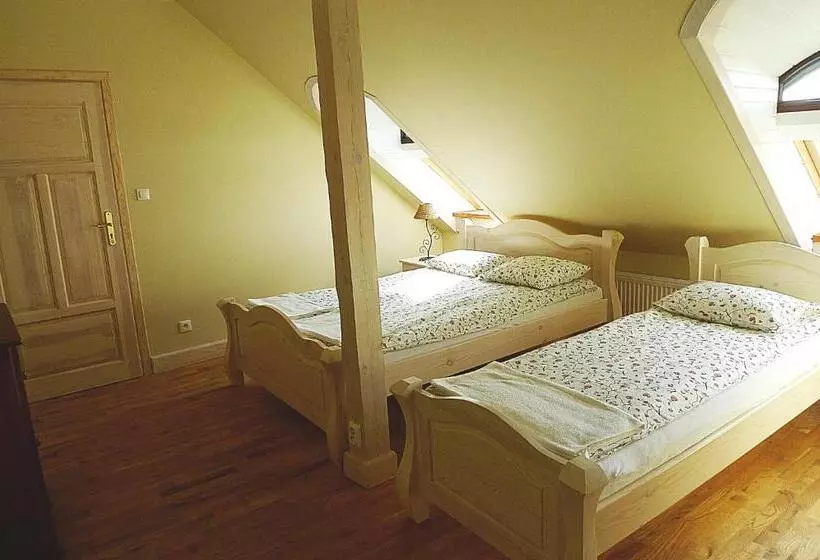 Hotelli Dworek Pod Wiechą