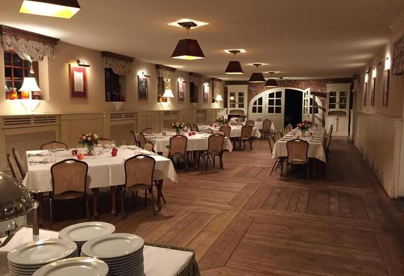 Hotel Dworek Pod Wiechą