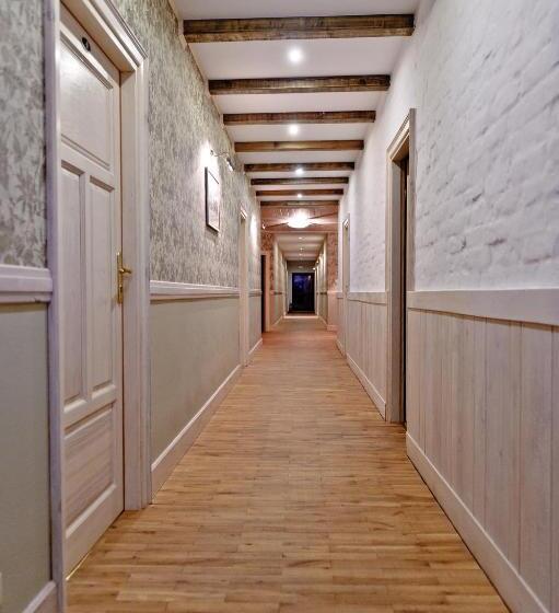 Hotel Dworek Pod Wiechą