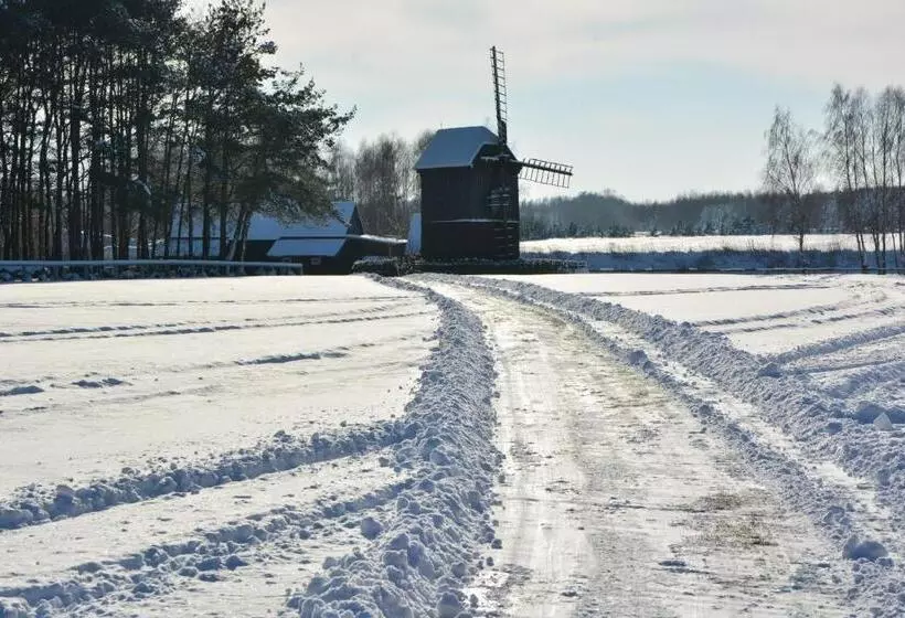 Hotelli Dworek Pod Wiechą