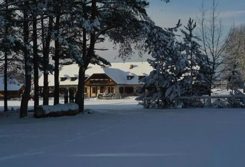 Hotelli Dworek Pod Wiechą