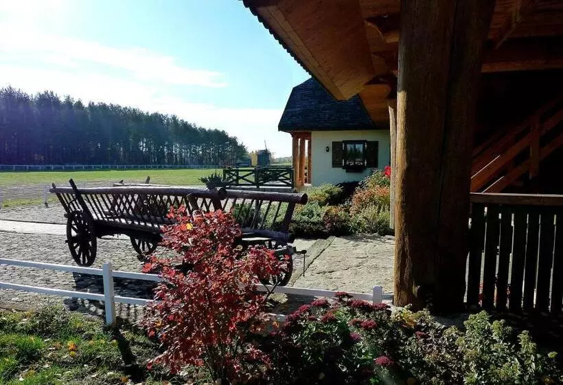 Hotelli Dworek Pod Wiechą