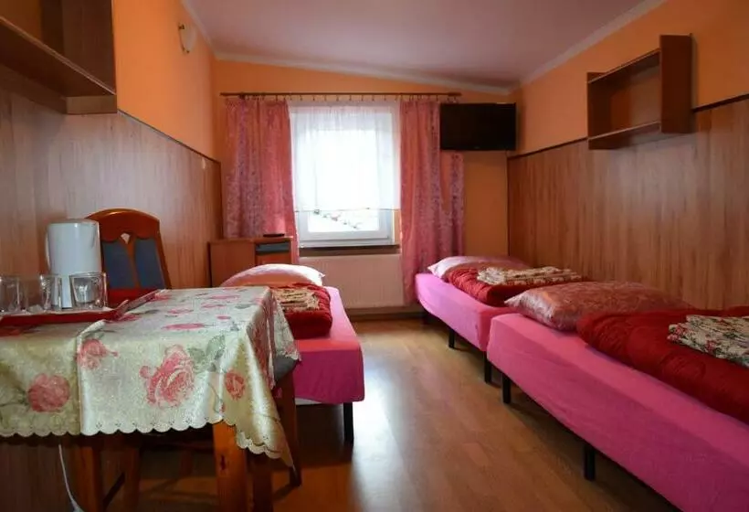 Hotelli Ośrodek Wypoczynkowy Pod Szczelińcem