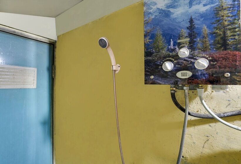 Otel Oyo Homes 91011 Eco Tourism Desa Cibodas Areng 1 Syariah