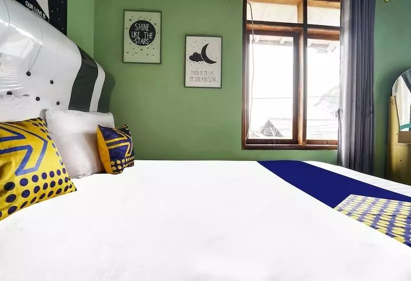 ホテル Oyo Homes 91011 Eco Tourism Desa Cibodas Areng 1 Syariah